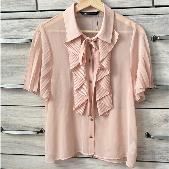 Zara Tops - Zara Raffle trim, collar neck, peach fuzz blouse size M, grea condition